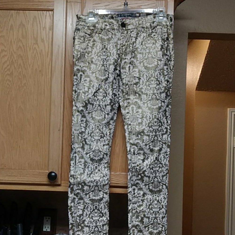 Hot Kiss Skinny Lily Jeans